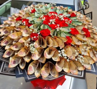 Money bouquet flowers and gifts